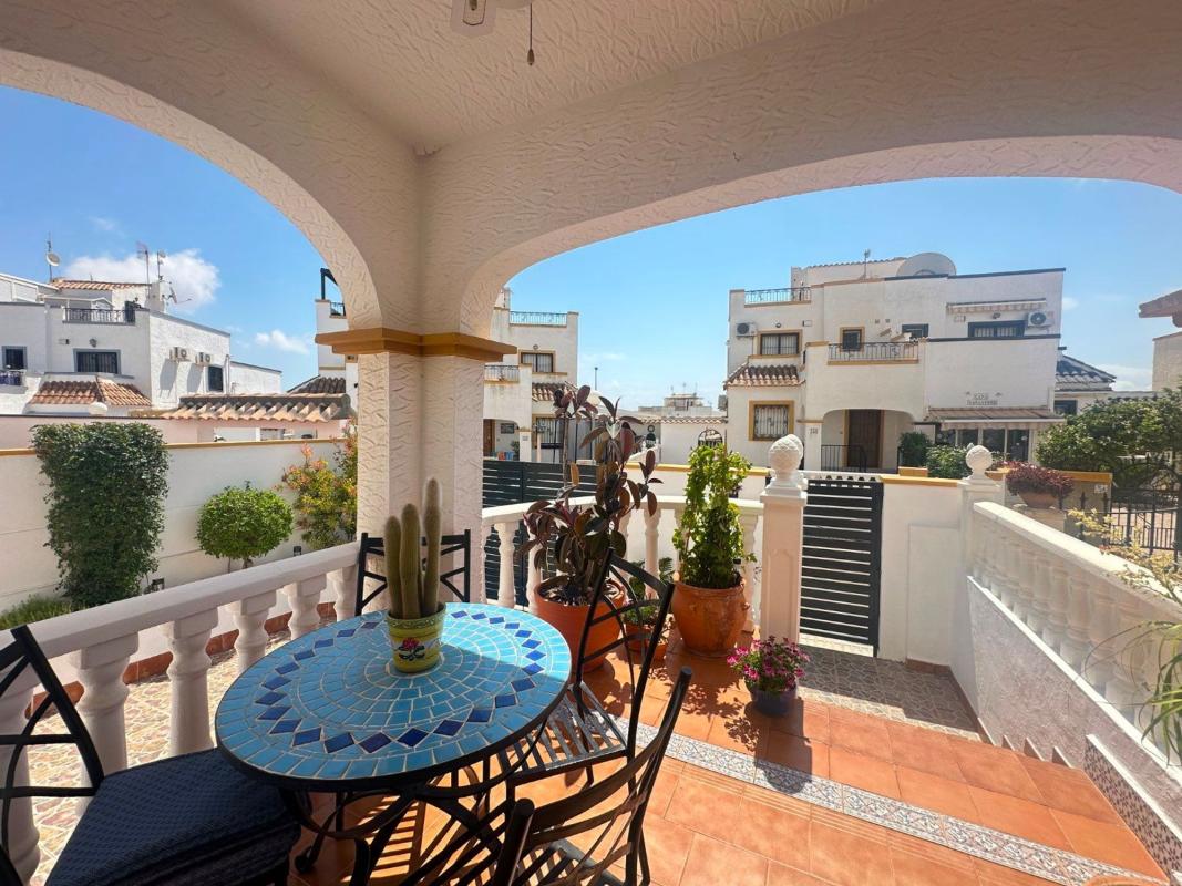 Venta de chalet adosado en Chalet adosado en Calle Lagunas de Ruidera, Zona Lago - Los Almendros, Orihuela , Orihuela photo 5