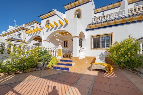 Chalet adosado en Calle del Fénix, 1, La Chismosa, Orihuela photo 1