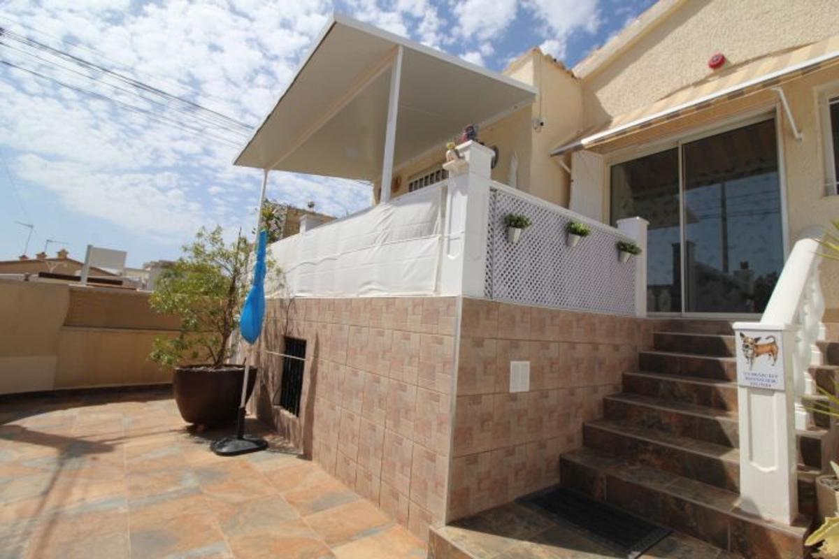 Sprzedaż szeregowego domku w  Chalet adosado en Calle del Bosque, San Fulgencio , San Fulgencio photo 5