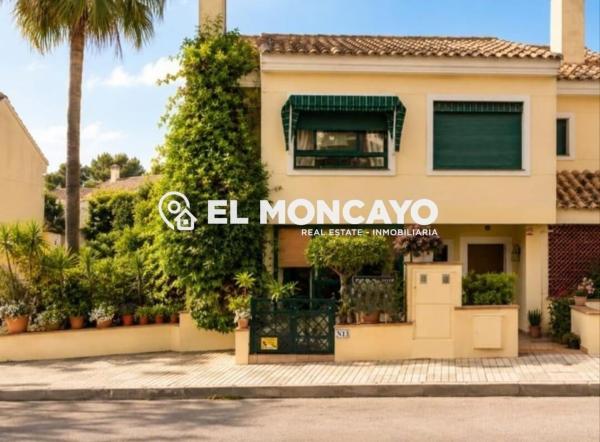 Chalet adosado en Avenida de Ibiza, Lomas de Campoamor, Orihuela photo 1