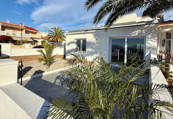 Independent chalet for sale in Casa o chalet en Rojales Hills - Rosa Bungalows, Rojales, Rojales
thumbnail 2