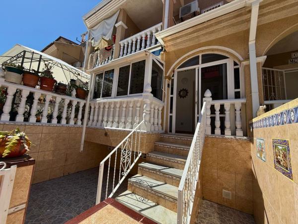 Chalet adosado en Calle Pomelo, Horizonte - La Campana, Orihuela thumbnail 1
