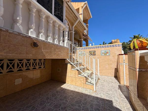Chalet adosado en Calle Pomelo, Horizonte - La Campana, Orihuela thumbnail 2