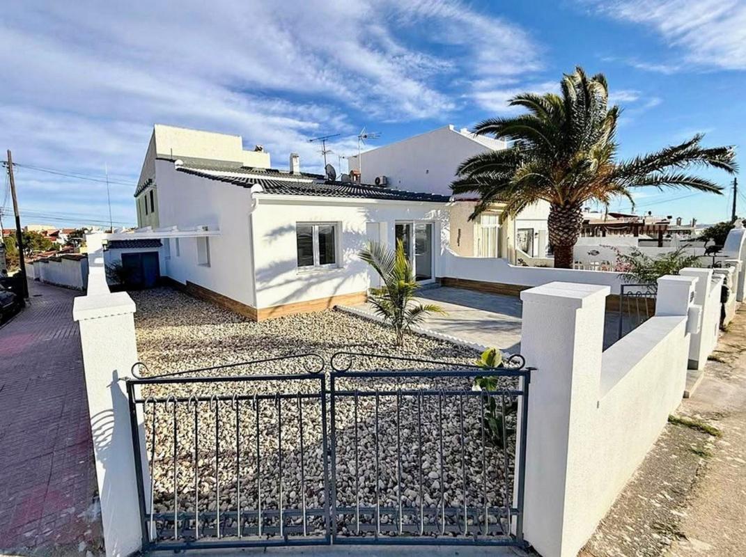 Properties for sale and rent in Spain photo 2