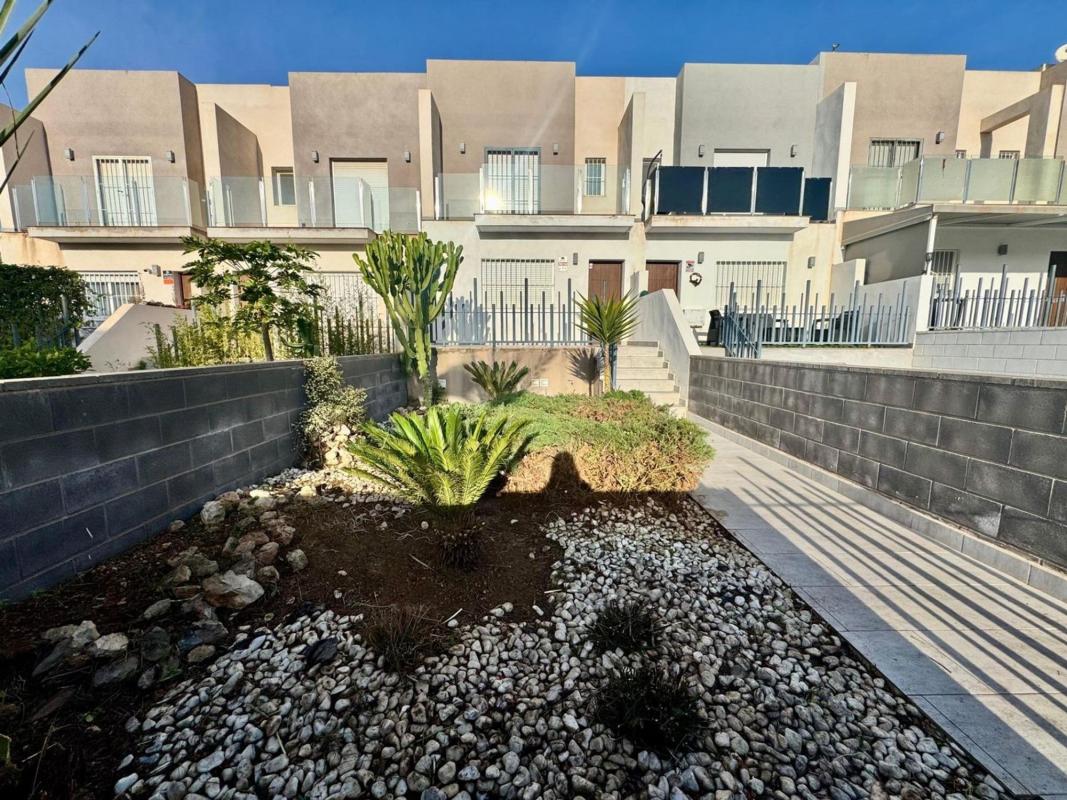 Продажа таунхауса в Chalet adosado en Calle Gines Saura Sanchez, Parque Acuático - Sector 25, Torrevieja , Торревьеха photo 5
