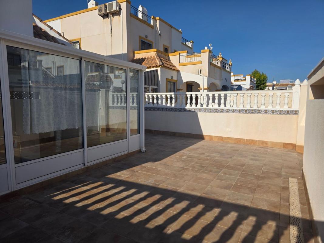 Venta de chalet adosado en Chalet adosado en Ur Jardin Del Mar X, 1, La Siesta - El Salado - Torreta, Torrevieja , Torrevieja photo 5