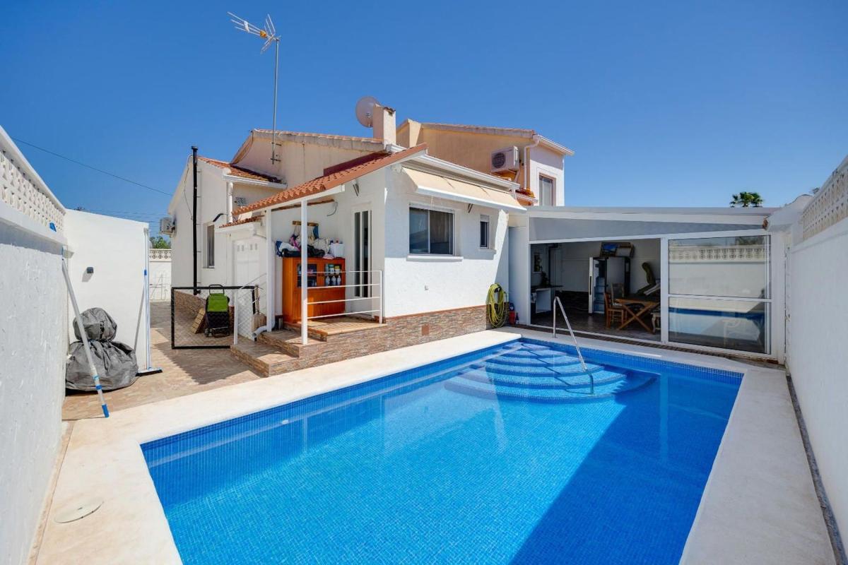 Продажа отдельного шале в Casa o chalet en Avenida de Europa, 106, San Fulgencio, Сан-Фульхенсио photo 1
