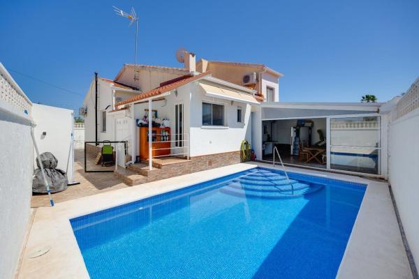 Частный шале на продаже в  Casa o chalet en Avenida de Europa, 106, San Fulgencio, Сан-Фульхенсио photo 1