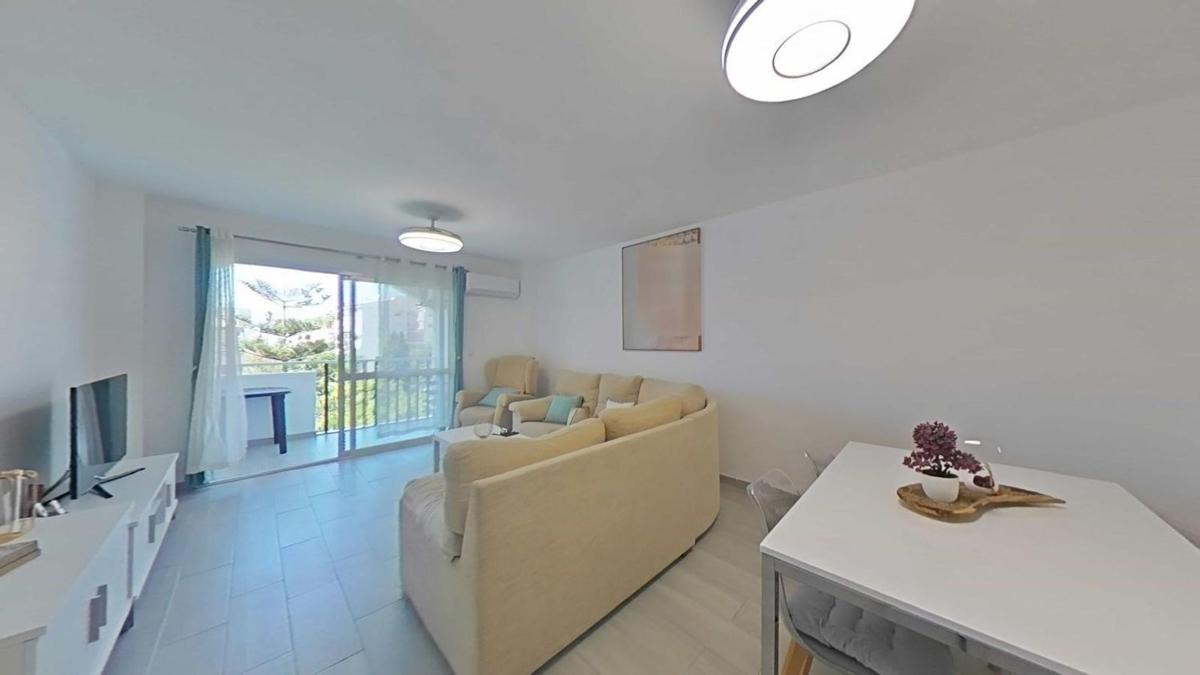 Venta de piso en Piso en Calle Romería del Rocío, Centro Ciudad, Fuengirola, Fuengirola
photo 2
