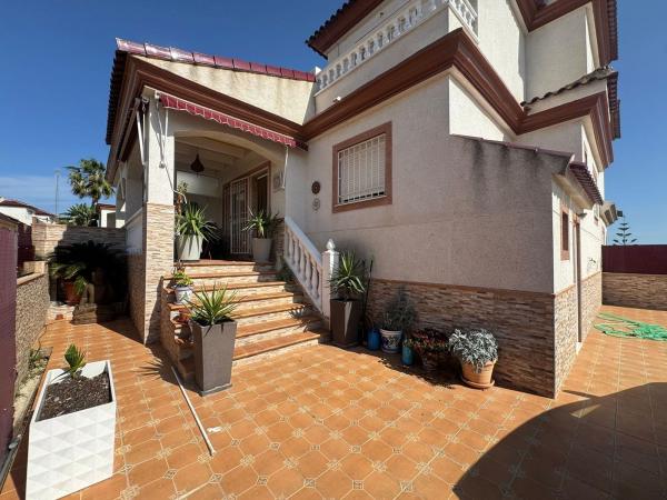Chalet adosado en Calle Olof Palme, 38, San Fulgencio photo 2