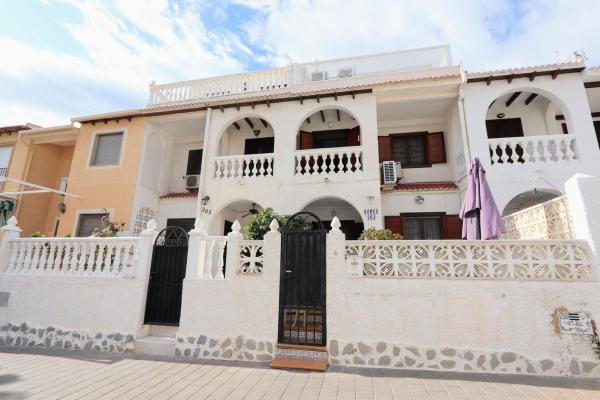 Chalet adosado en Urbanización Mil p Romeos, Mil Palmeras, Pilar de la Horadada photo 2