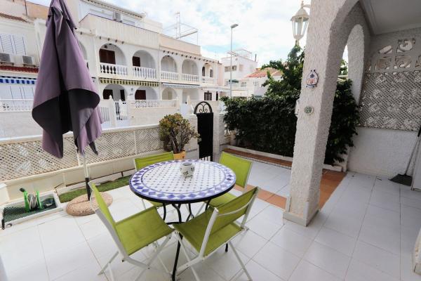 Chalet adosado en Urbanización Mil p Romeos, Mil Palmeras, Pilar de la Horadada photo 3