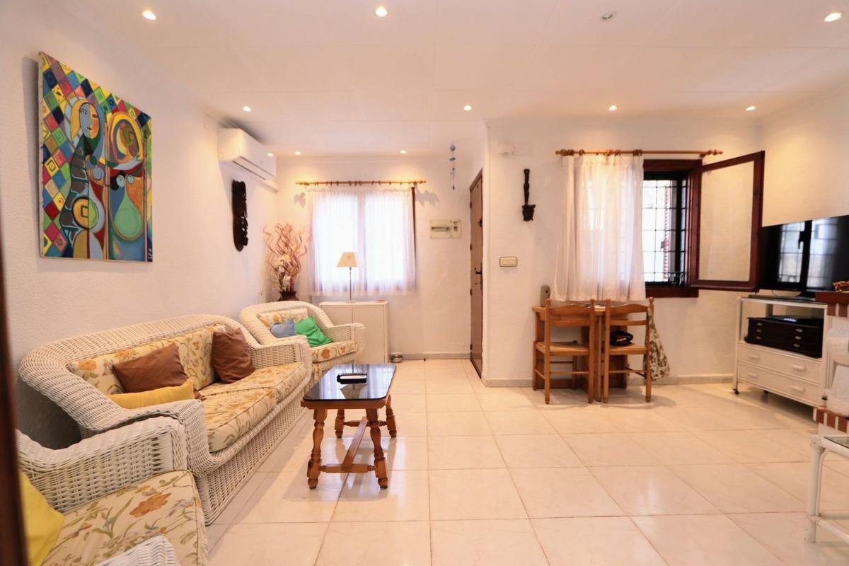 Venta de chalet adosado en  Chalet adosado en Urbanización Mil p Romeos, Mil Palmeras, Pilar de la Horadada , Pilar de la Horadada photo 5