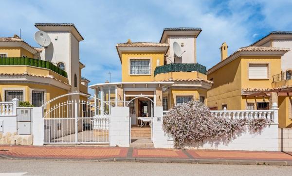 Casa o chalet independiente en Calle Eslovaquia, Algorfa photo 1