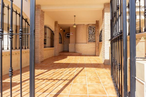 Chalet adosado en Avenida De Francia, Mil Palmeras, Pilar de la Horadada photo 2