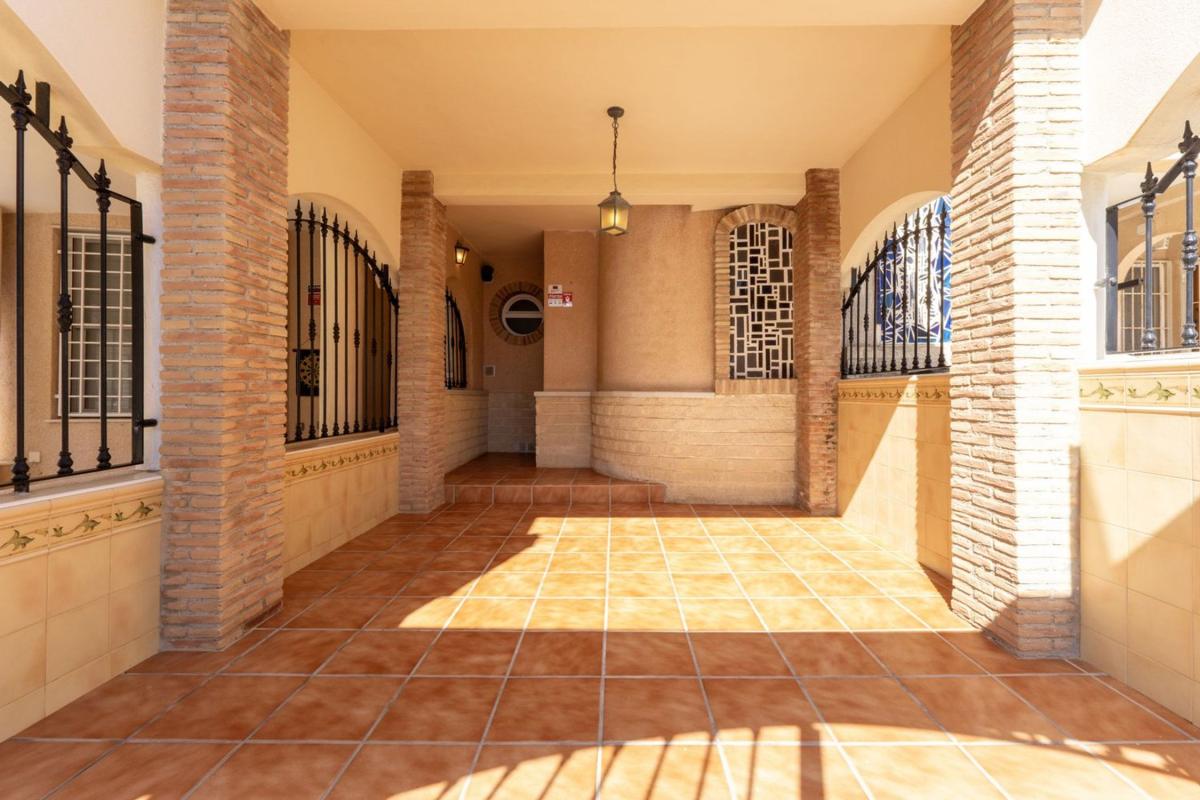 Продажа таунхауса в Chalet adosado en Avenida De Francia, Mil Palmeras, Pilar de la Horadada , Пилар де ла Орадада photo 3