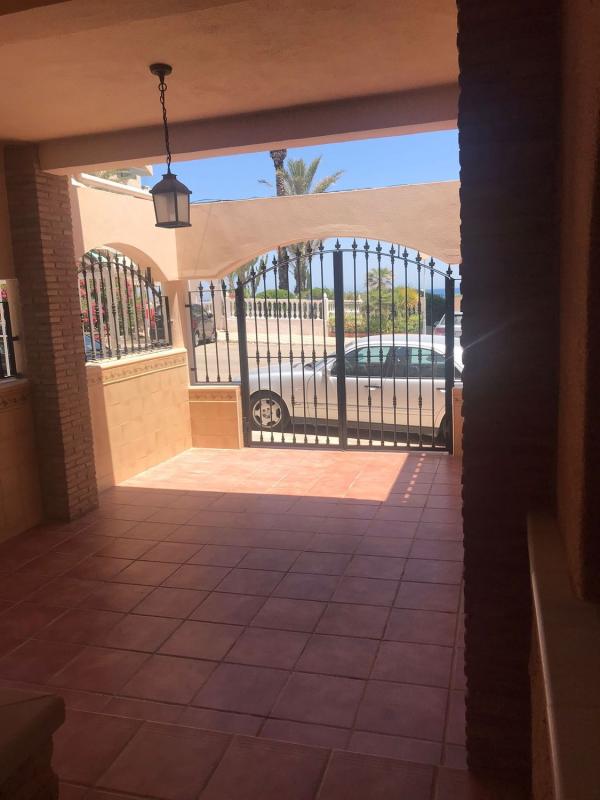 Venta de chalet adosado en Chalet adosado en Avenida De Francia, 20 BungalowSevilla, Mil Palmeras, Pilar de la Horadada , Pilar de la Horadada photo 2