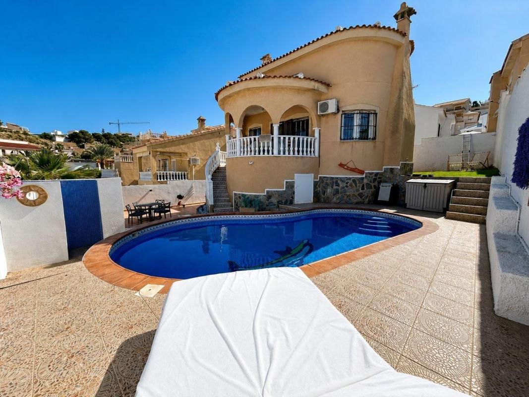 Properties for sale and rent in Spain photo 2