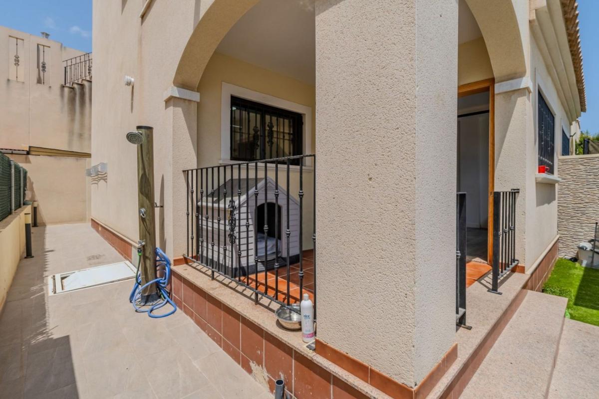 Sale of independent chalet in Casa o chalet en Avenida Asociación Victimas del Terrorismo, 2, Parque Acuático - Sector 25, Torrevieja, Torrevieja
photo 5