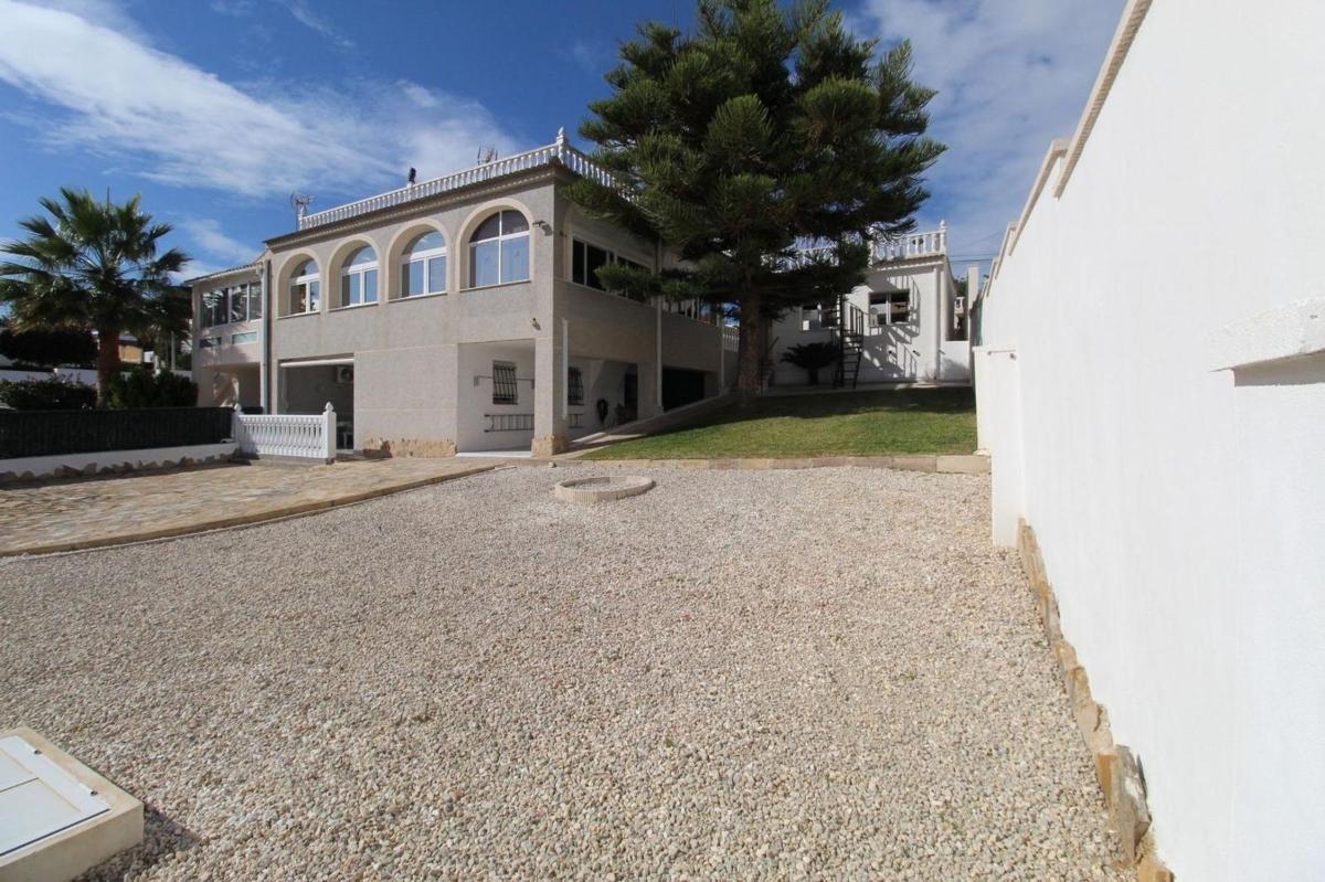 Properties for sale and rent in Spain photo 1