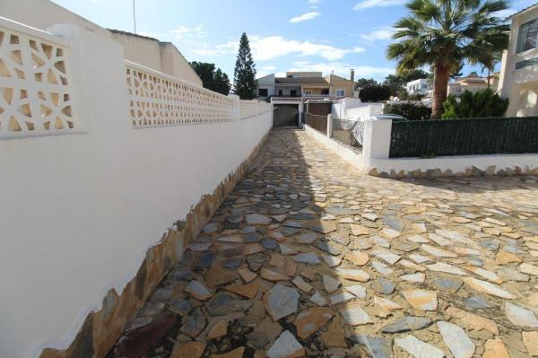 Chalet pareado en Calle Laurel Bal, Los Balcones - Los Altos del Edén, Torrevieja photo 4