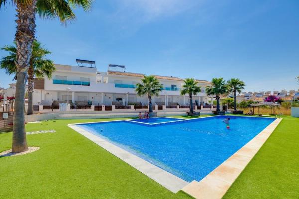 Chalet adosado en Los Balcones - Los Altos del Edén, Torrevieja photo 4