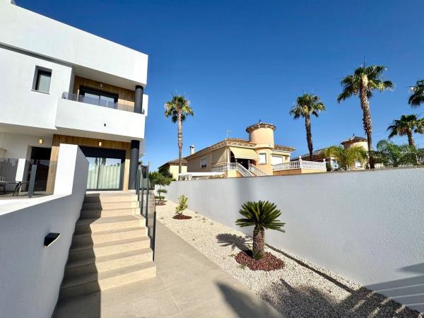 Chalet adosado en Benferri photo 3