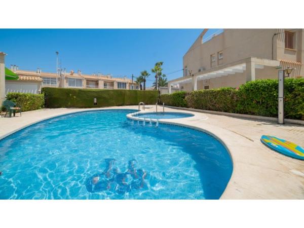 Chalet adosado en Calle Gandhi, 23, Zona los Frutales, Torrevieja thumbnail 2