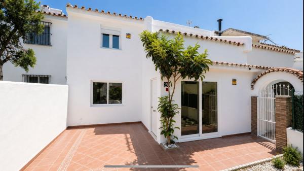 Chalet adosado en Calle Pico del Aneto, 64, Nueva Atalaya, Estepona photo 1