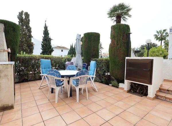 Chalet adosado en Calle Tramontana, Cabo Roig, Orihuela photo 1