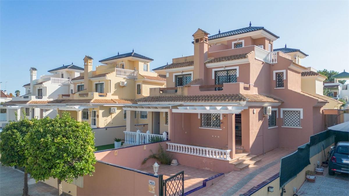 Venta de chalet adosado en Chalet adosado en Calle Rio Duero, Mil Palmeras, Pilar de la Horadada , Pilar de la Horadada photo 1