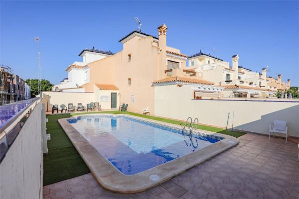Chalet adosado en Calle Rio Duero, Mil Palmeras, Pilar de la Horadada photo 3