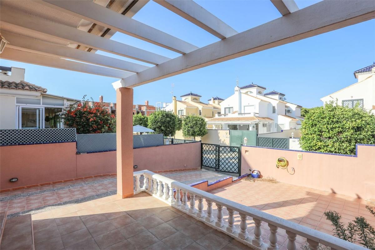 Venta de chalet adosado en Chalet adosado en Calle Rio Duero, Mil Palmeras, Pilar de la Horadada , Pilar de la Horadada photo 5
