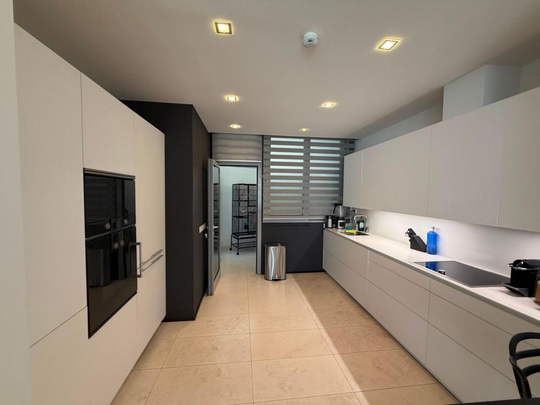 Sprzedaż szeregowego domku w Chalet adosado en Calle Verdi, 38, Sierra Blanca, Marbella , Marbella photo 5