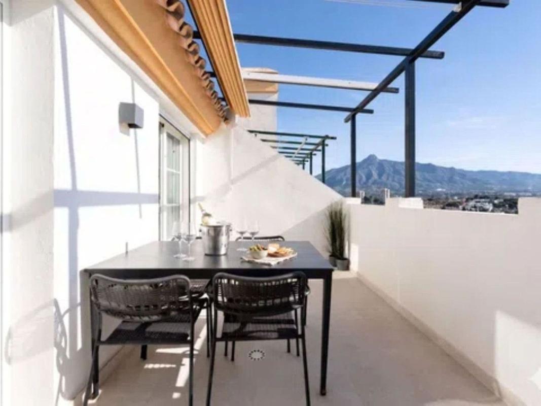 Продажа дуплекса на Dúplex en Nueva Andalucía, Marbella, Марбелла photo 3