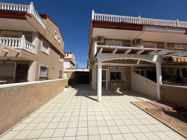 Chalet pareado en Calle Mar Blanco, 32, Torre de la Horadada, Pilar de la Horadada photo 1
