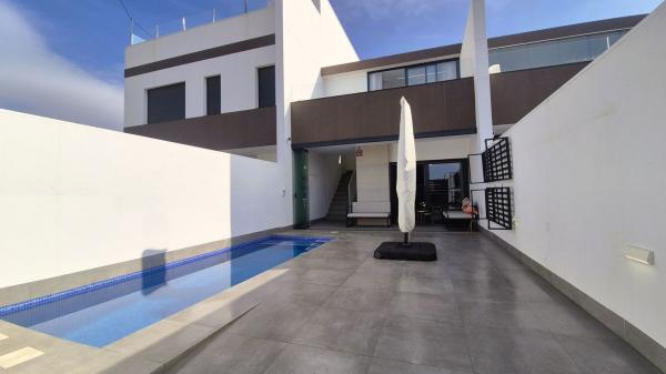 Chalet pareado en Calle Miguel Hernández, 52, Zona Pueblo, Pilar de la Horadada photo 1
