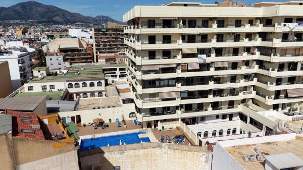 Продажа квартиры на Piso en Calle Pintor Nogales, Zona Puerto Deportivo, Fuengirola, Фуэнхирола
thumbnail 3