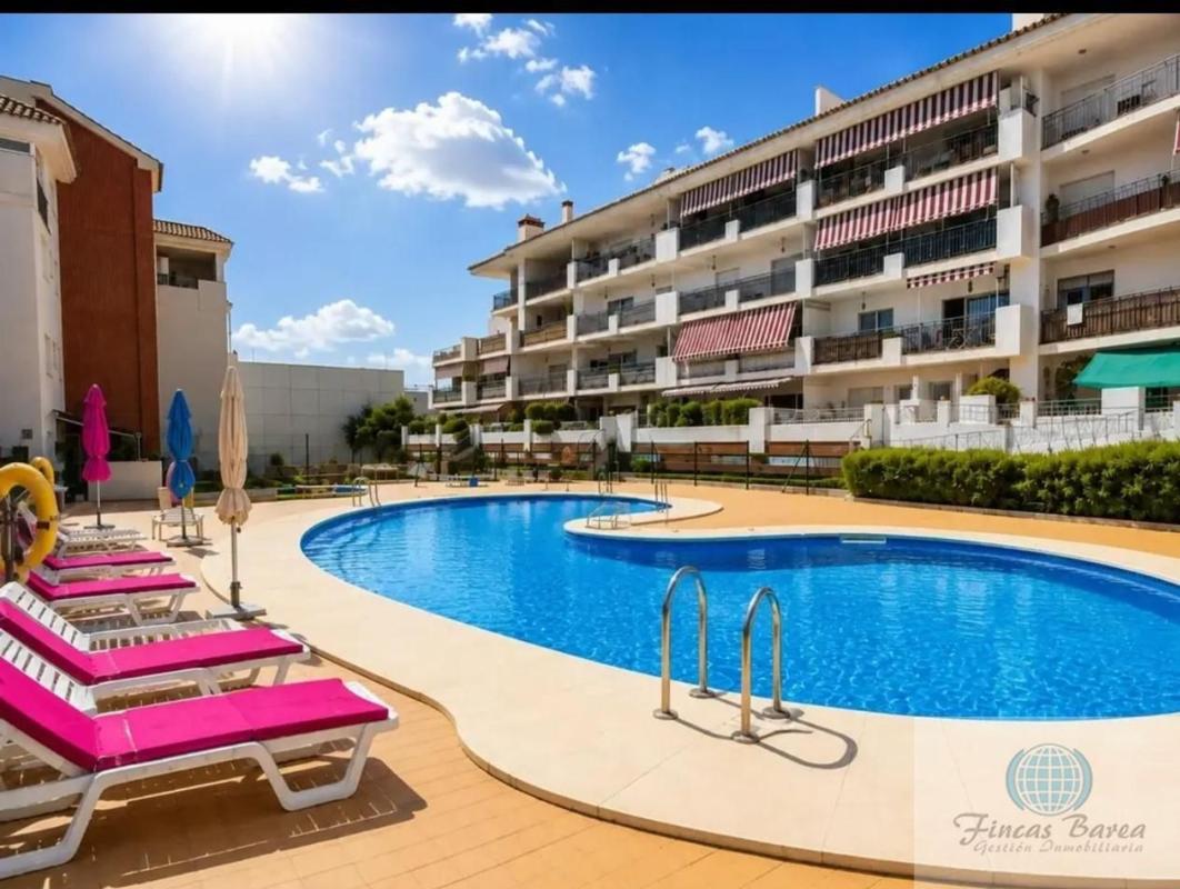 Venta de piso en Piso en Calle Artemisa, Los Pacos, Fuengirola, Fuengirola
photo 2