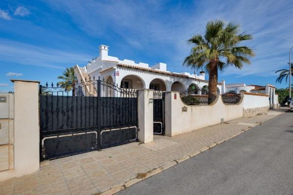 Casa o chalet independiente en La Siesta - El Salado - Torreta, Torrevieja thumbnail 2