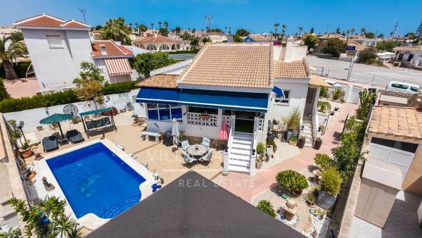 Casa o chalet independiente en Avenida de las Naciones, 17, Centro de la Ciudad Quesada, Rojales photo 1