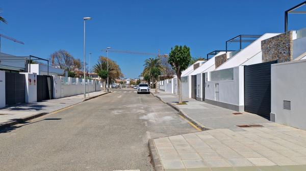 Chalet adosado en Calle Comunidad de Regantes, Zona Pueblo, Pilar de la Horadada photo 1