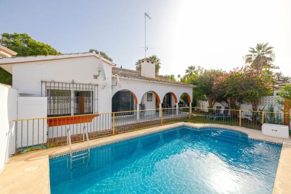 Casa o chalet independiente en Calle José de Espronceda, Las Brisas, Marbella photo 1