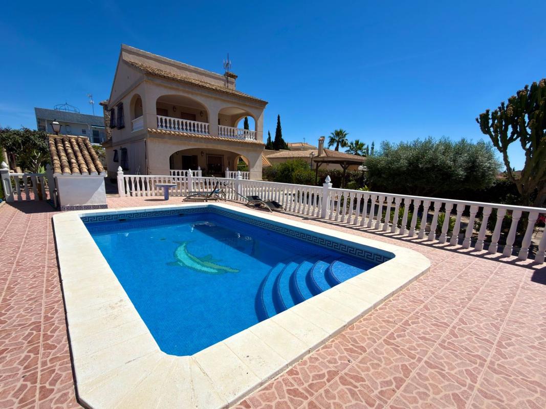 Properties for sale and rent in Spain photo 1
