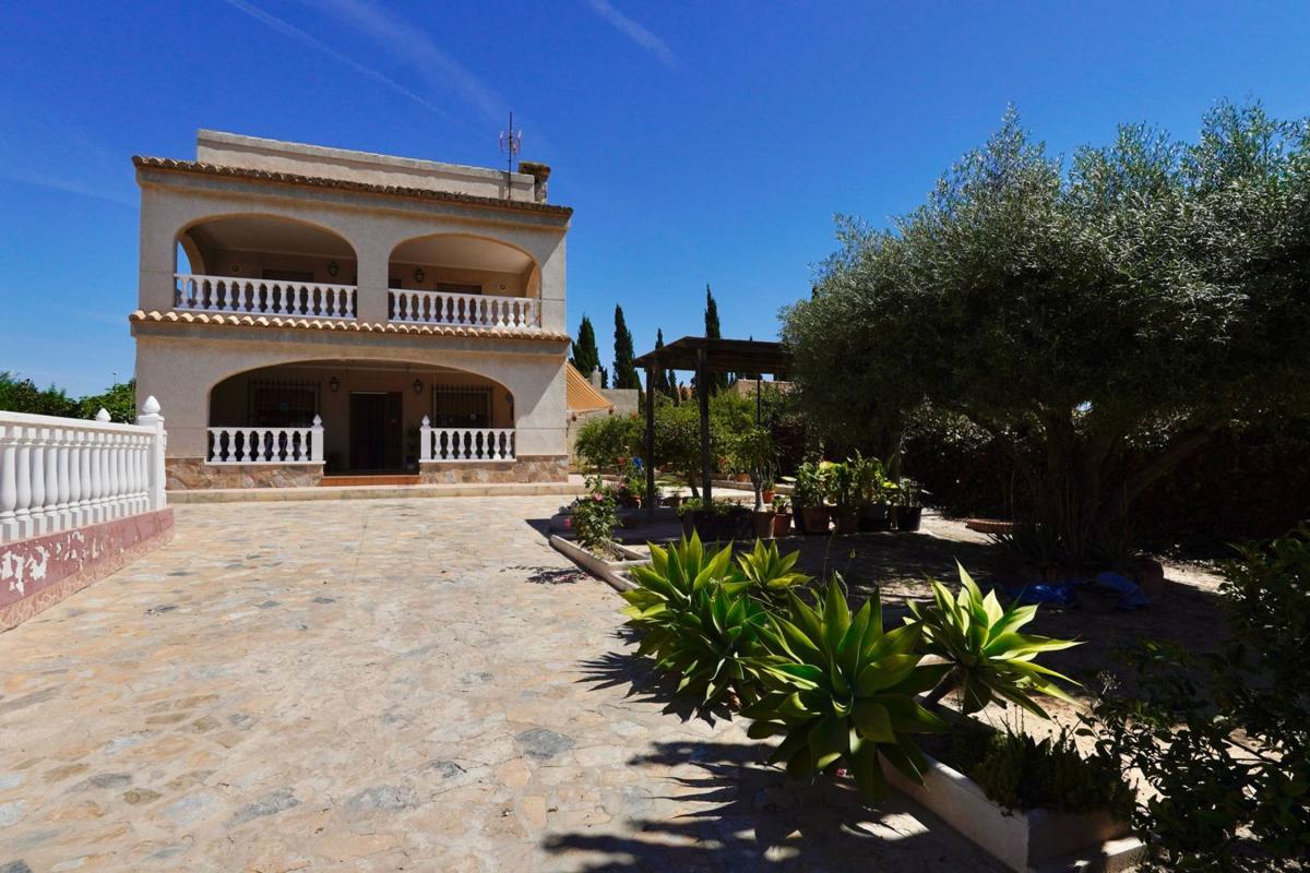 Properties for sale and rent in Spain photo 4