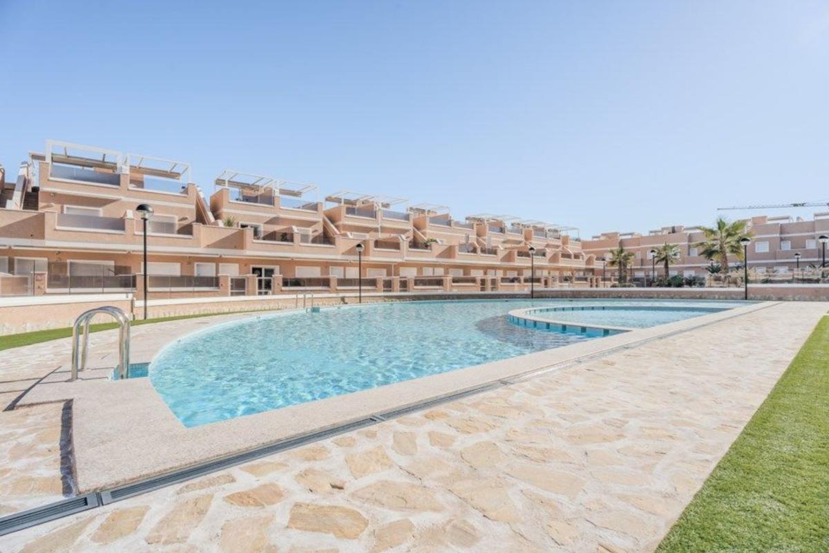Sale of townhouse in Chalet adosado en Avenida del Mare Nostrum, 86, El Mojón, Pilar de la Horadada , Pilar de la Horadada photo 1