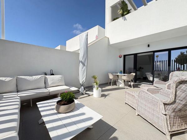 Chalet adosado en Calle Serra Gelada s/n, Urbanizaciones, Guardamar del Segura photo 2