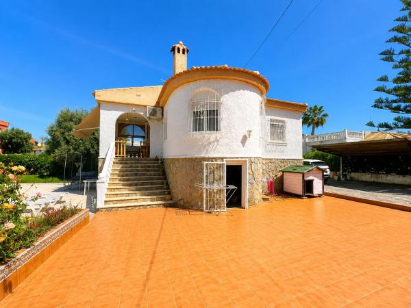 Casa o chalet independiente en Calle Debussy s/n, La Siesta - El Salado - Torreta, Torrevieja thumbnail 2