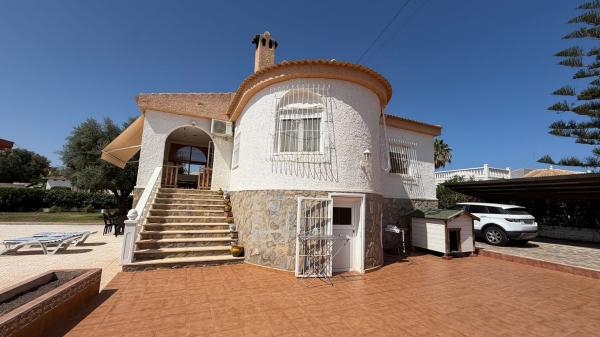 Casa o chalet independiente en Calle Debussy, La Siesta - El Salado - Torreta, Torrevieja photo 1