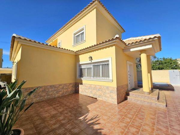 Casa o chalet independiente en Calle Parque Sena, San Fulgencio photo 1